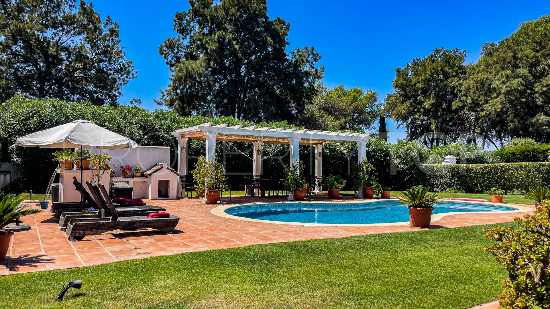 Villa for sale in Zona E