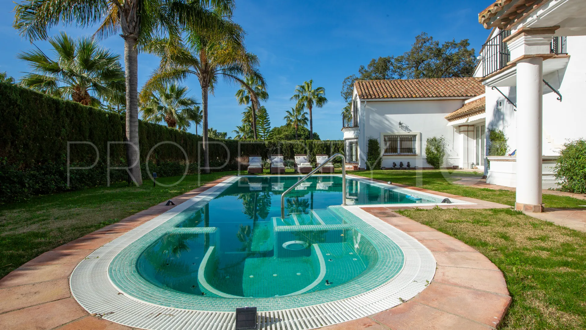 Villa en venta en Zona B de 7 dormitorios