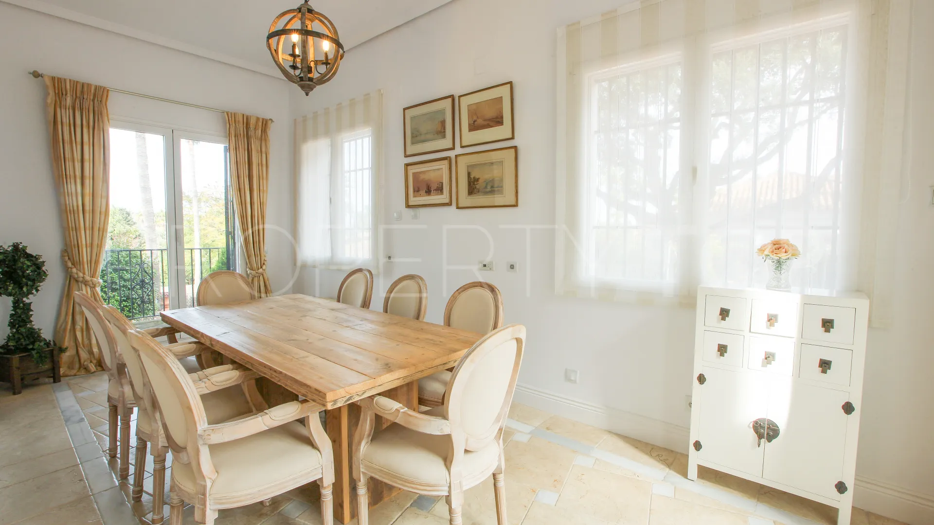 Villa en venta en Zona B de 7 dormitorios