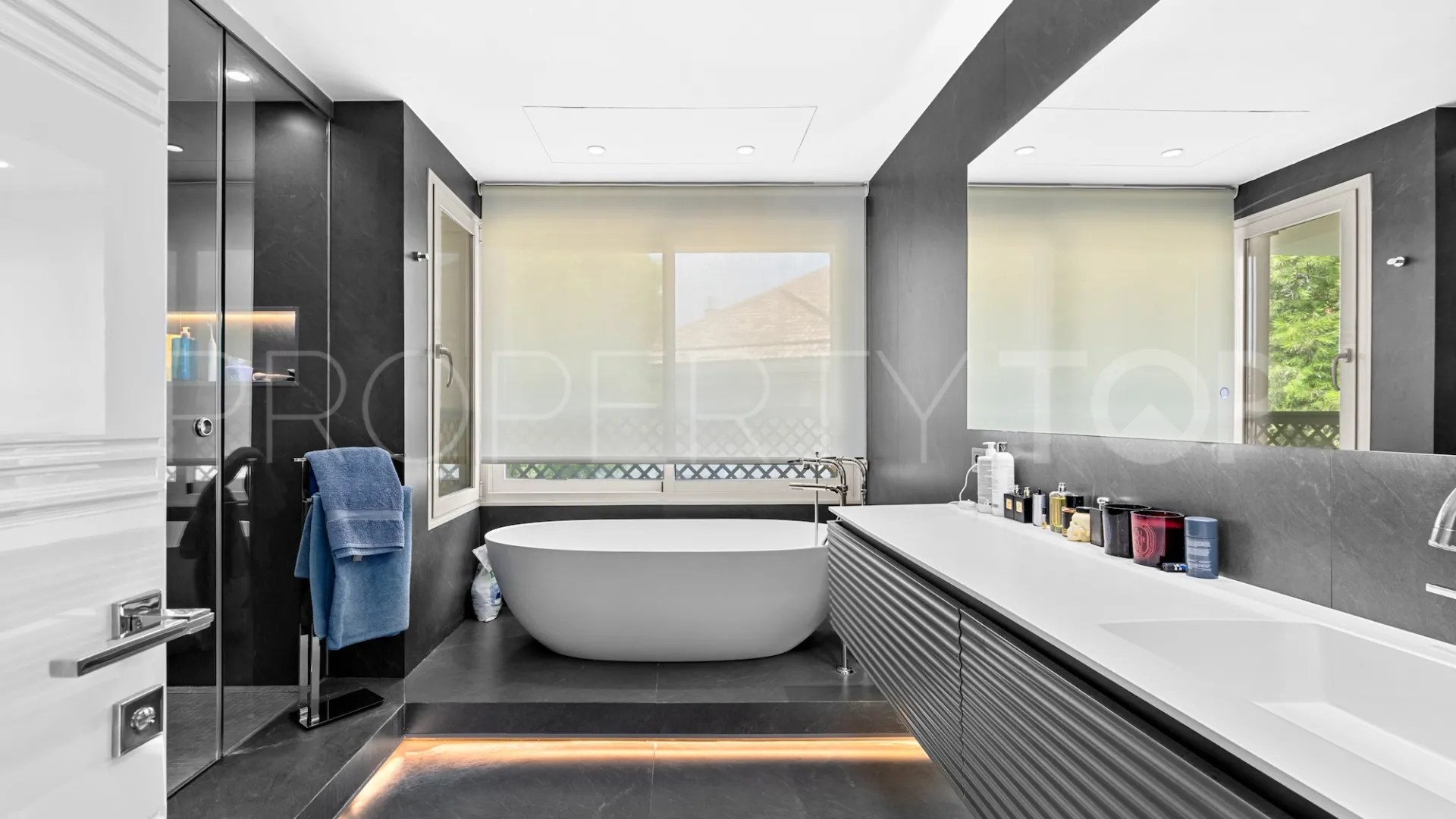 La Trinidad 3 bedrooms duplex penthouse for sale