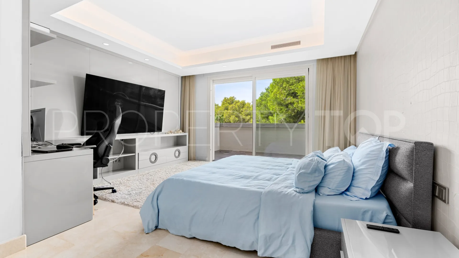 La Trinidad 3 bedrooms duplex penthouse for sale
