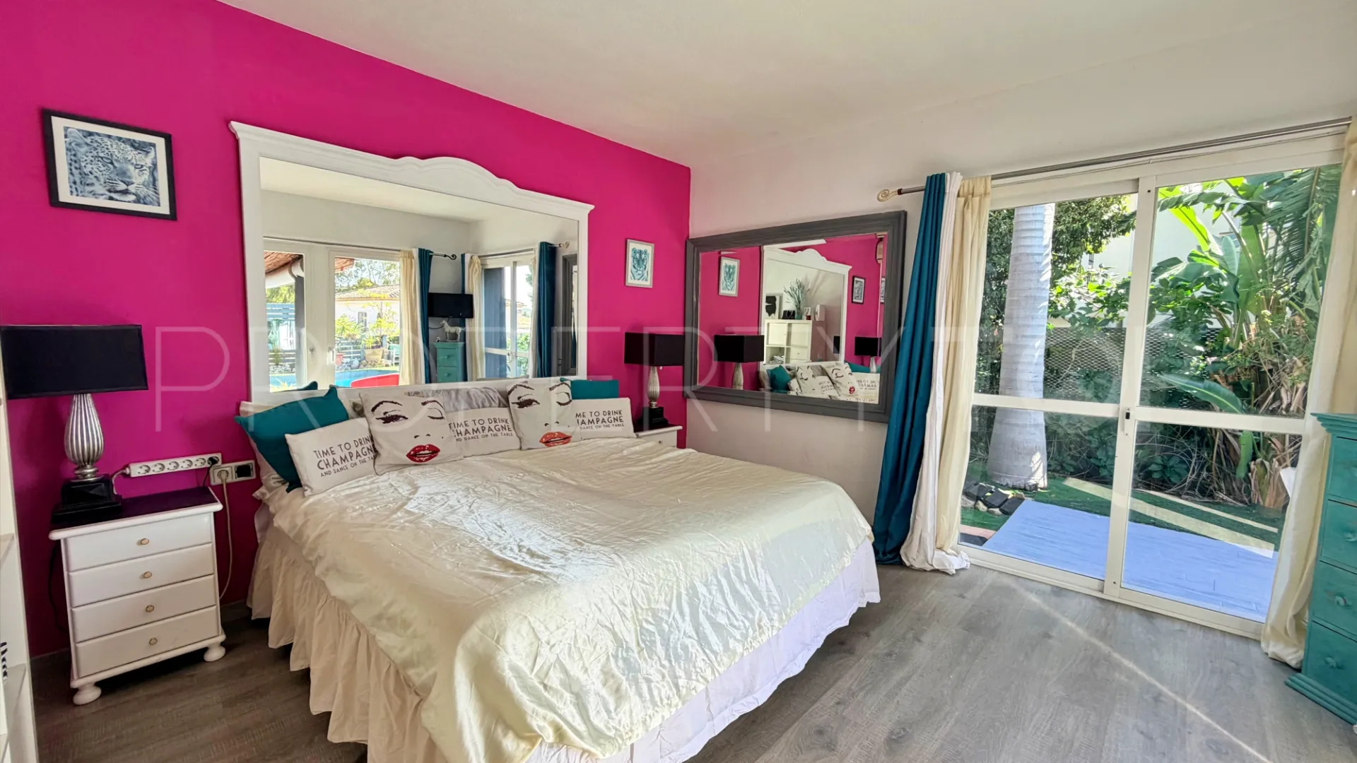 5 bedrooms villa for sale in Estepona Golf
