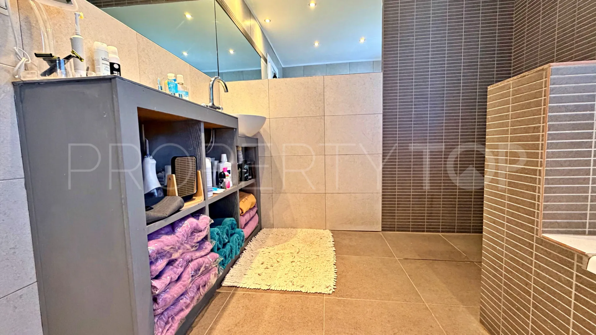 5 bedrooms villa for sale in Estepona Golf