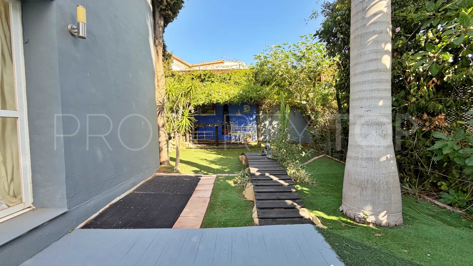 5 bedrooms villa for sale in Estepona Golf