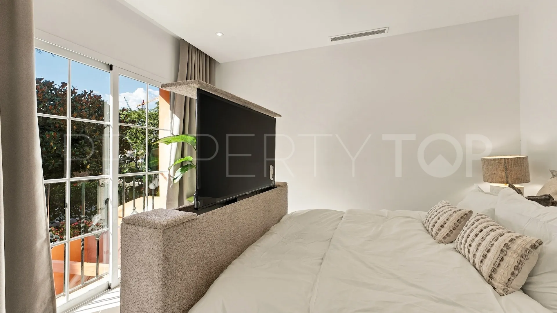 For sale 3 bedrooms duplex penthouse in Andalucia Alta