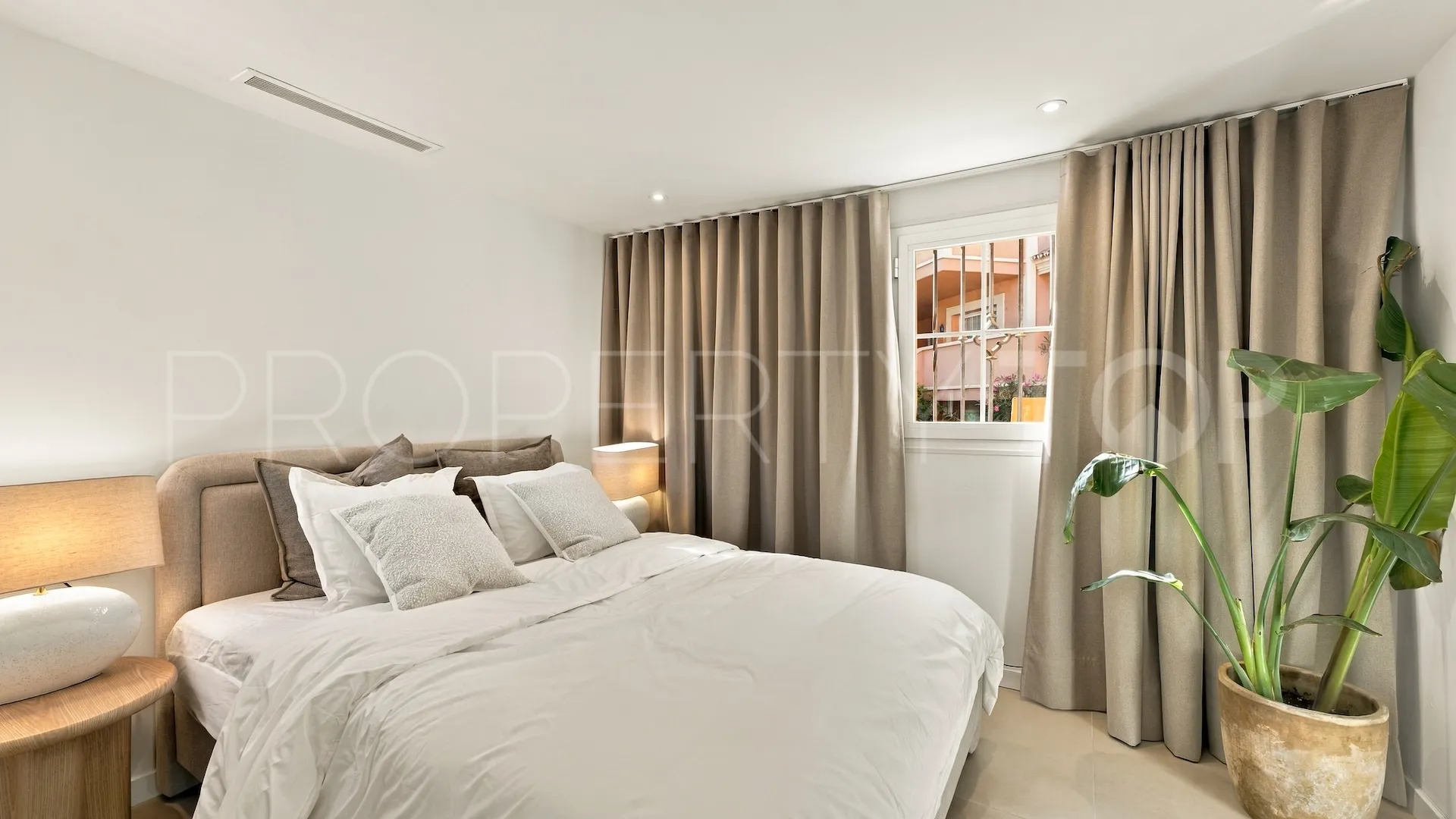 For sale 3 bedrooms duplex penthouse in Andalucia Alta