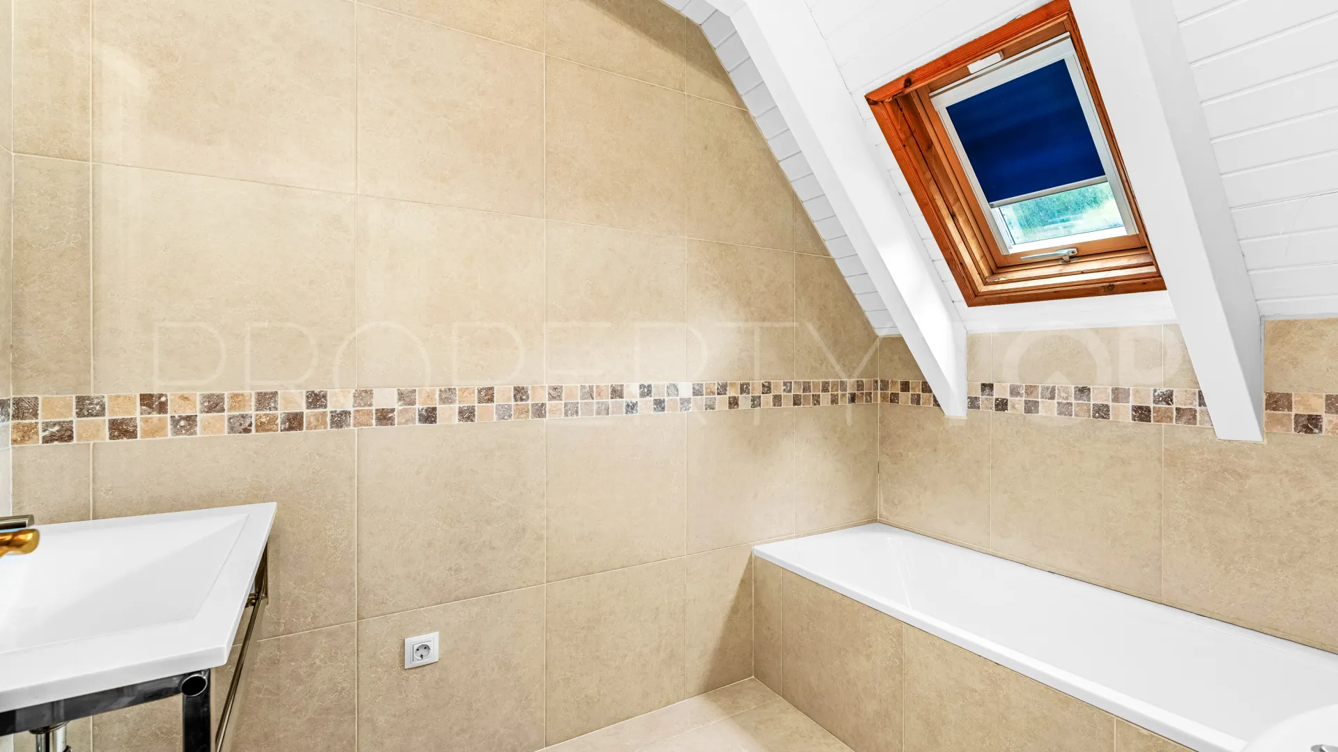 Comprar villa con 9 dormitorios en Mijas Costa