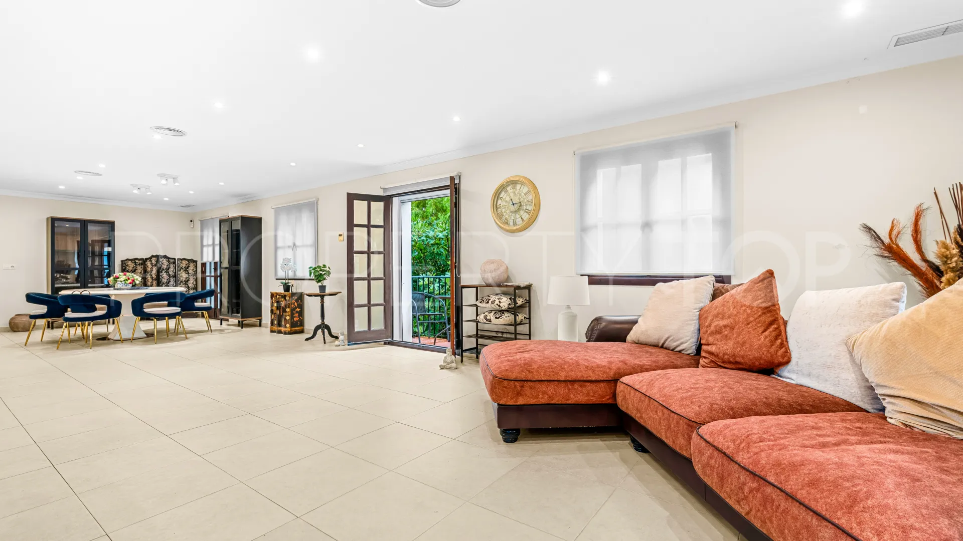 Comprar villa con 9 dormitorios en Mijas Costa