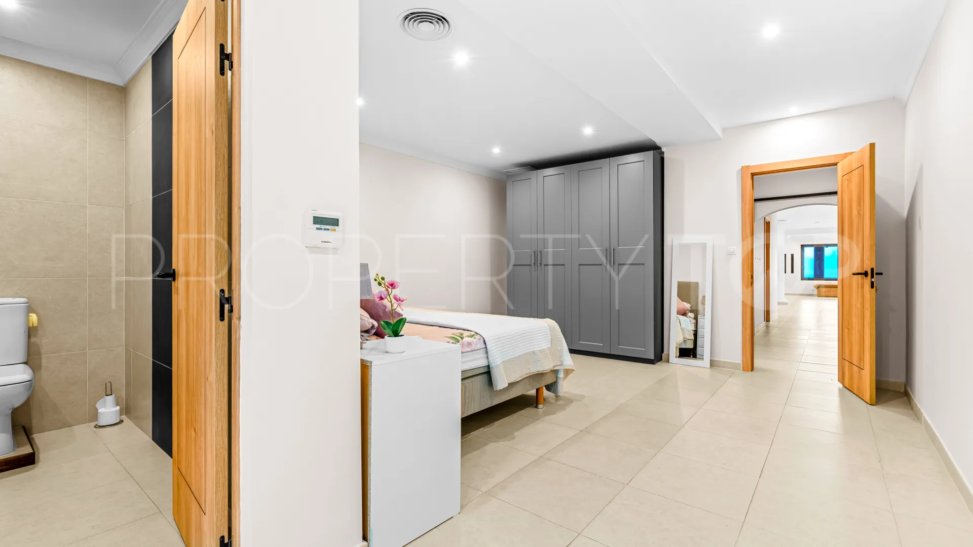 Comprar villa con 9 dormitorios en Mijas Costa