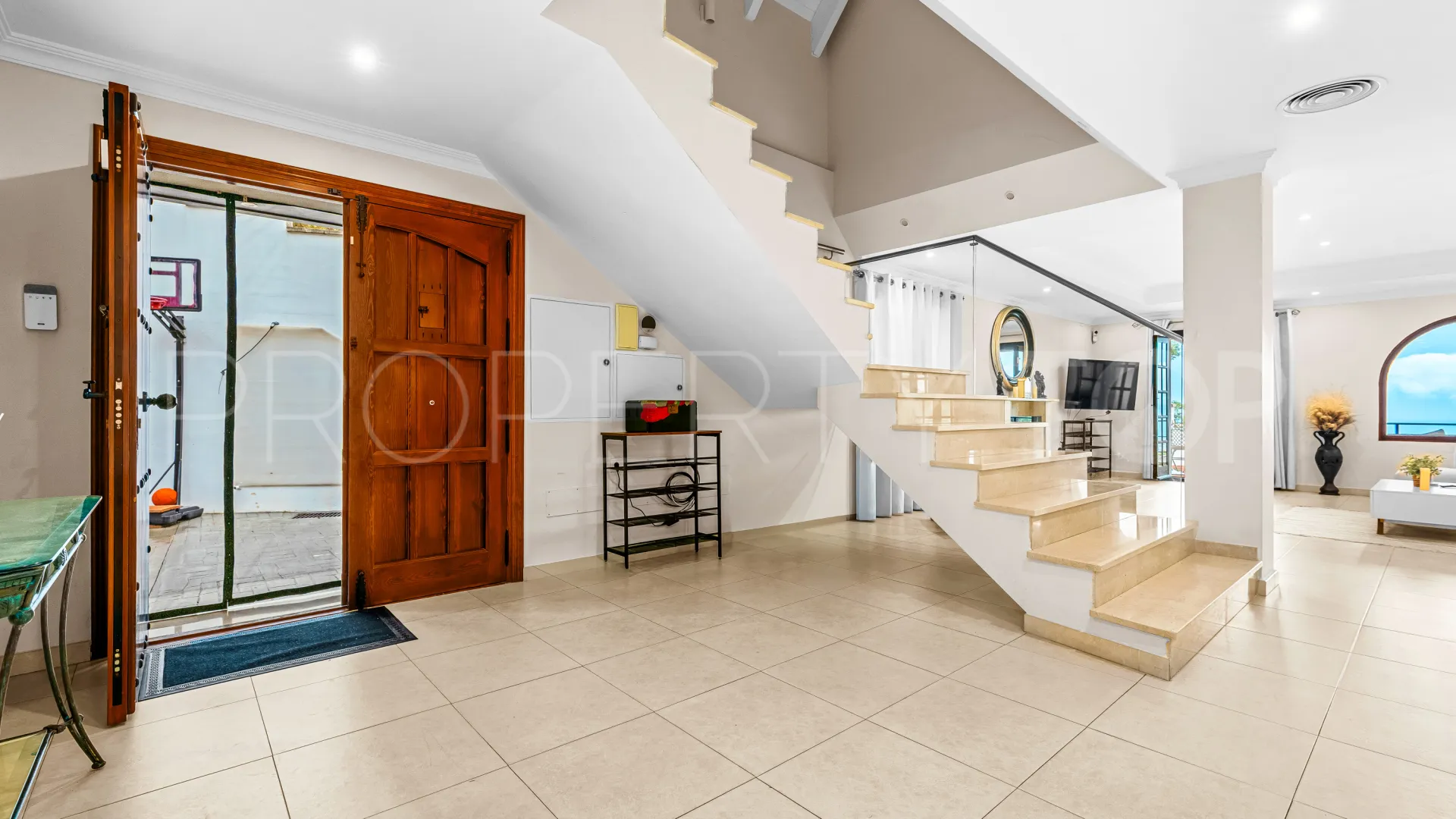 Comprar villa con 9 dormitorios en Mijas Costa
