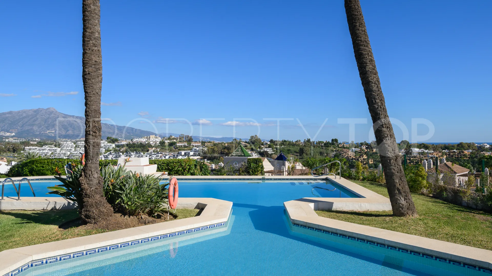 Ground floor duplex for sale in El Paraiso