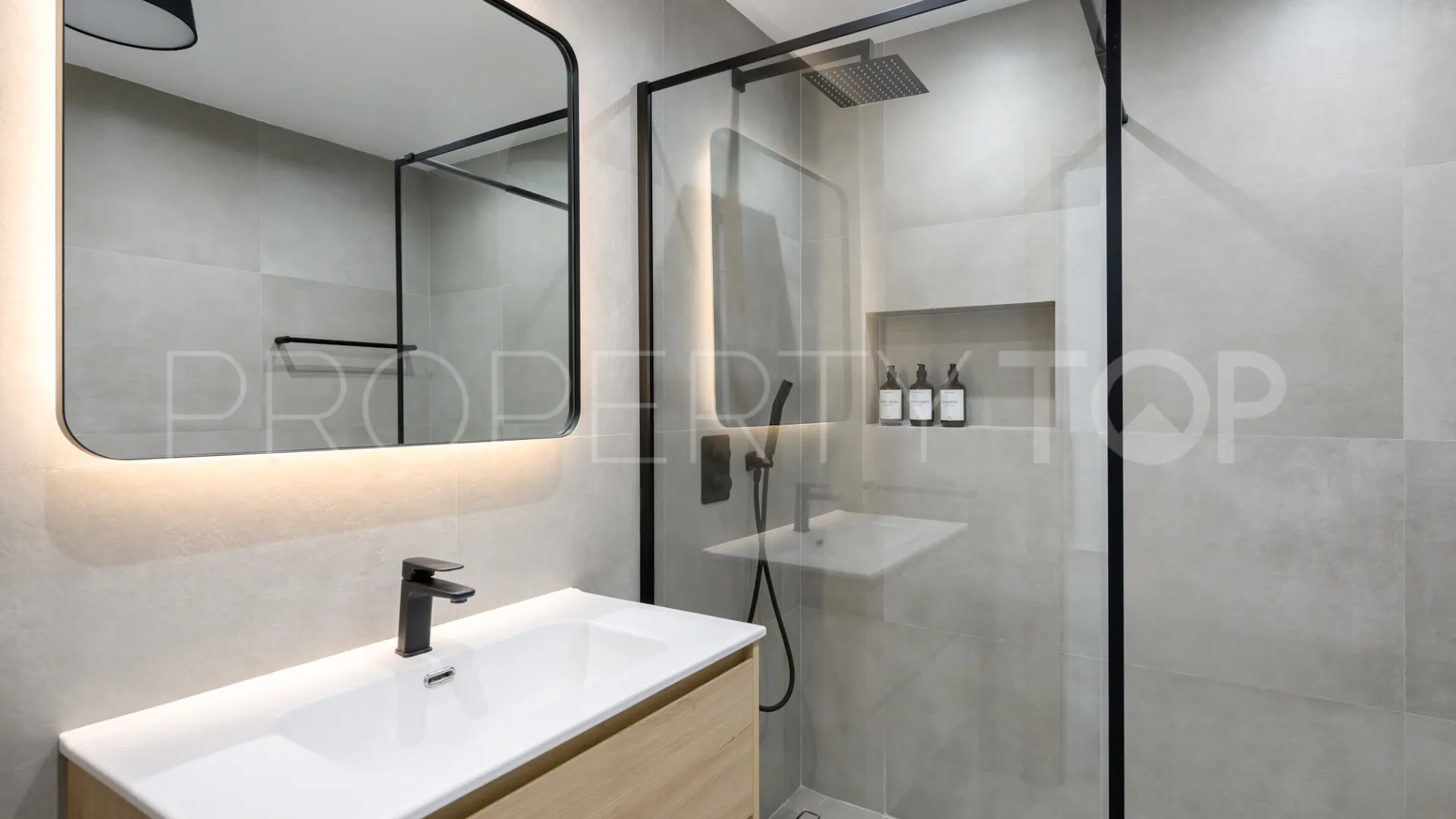 Ground floor duplex for sale in El Paraiso