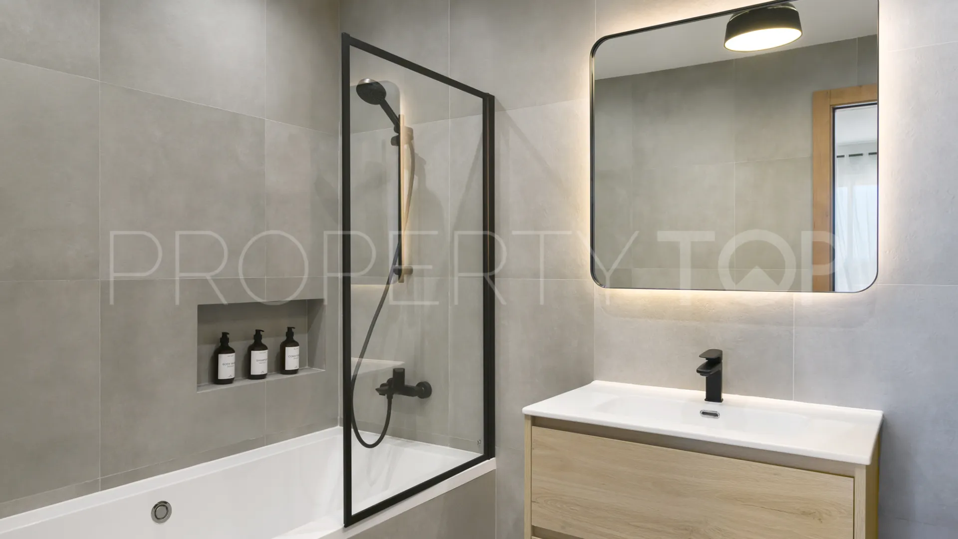 Ground floor duplex for sale in El Paraiso