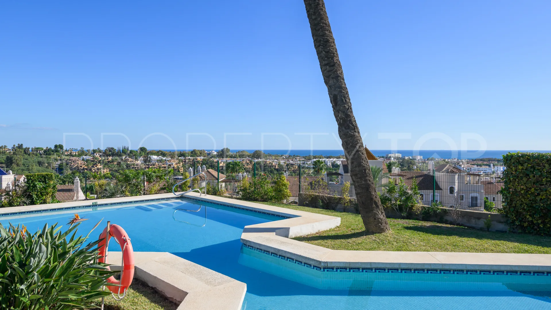 Ground floor duplex for sale in El Paraiso