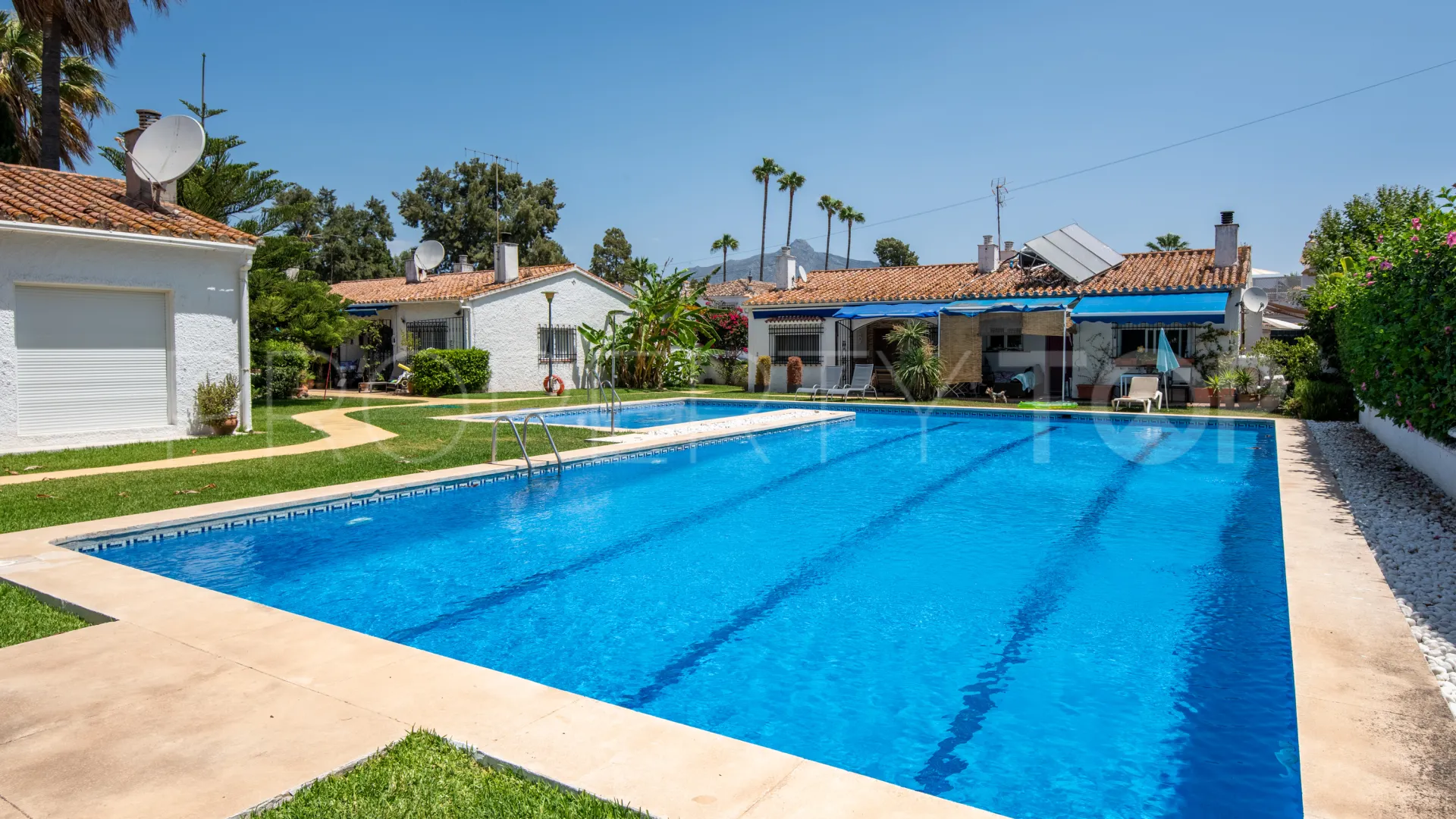 Semi detached house for sale in Cortijo Blanco
