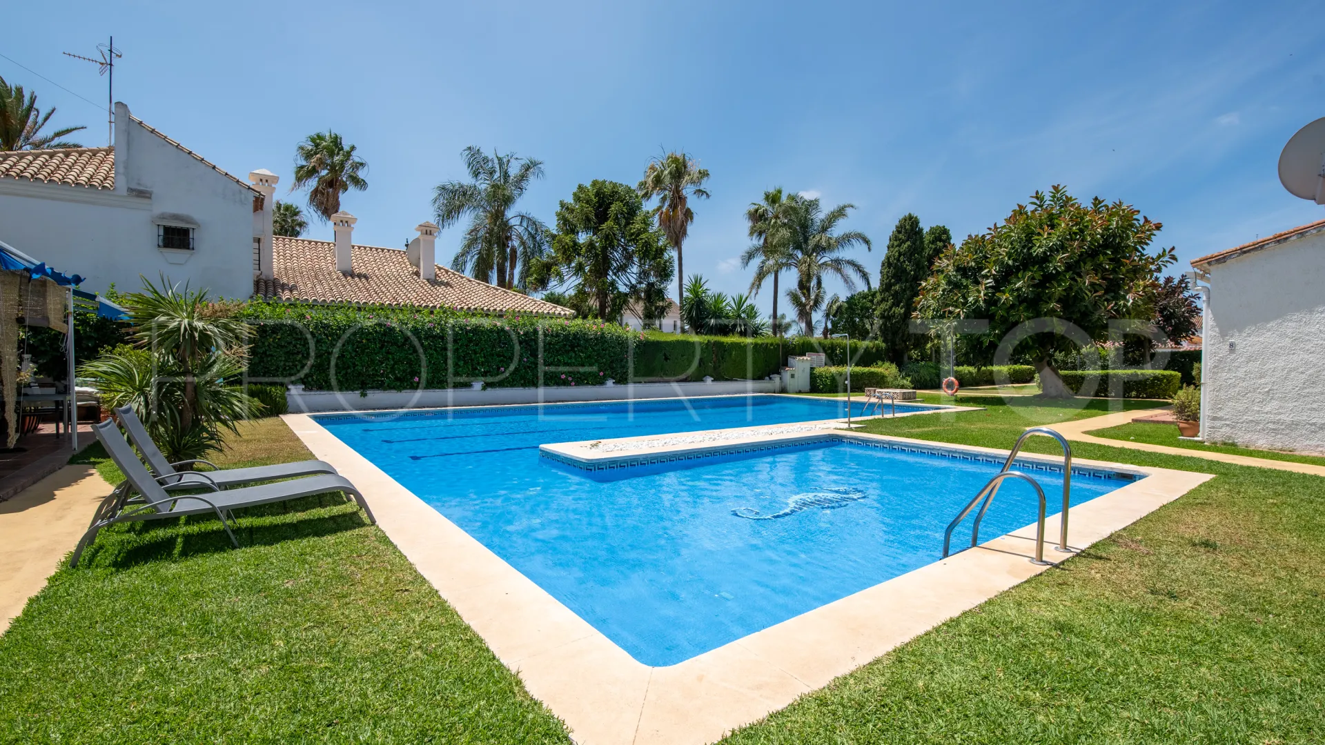 Semi detached house for sale in Cortijo Blanco