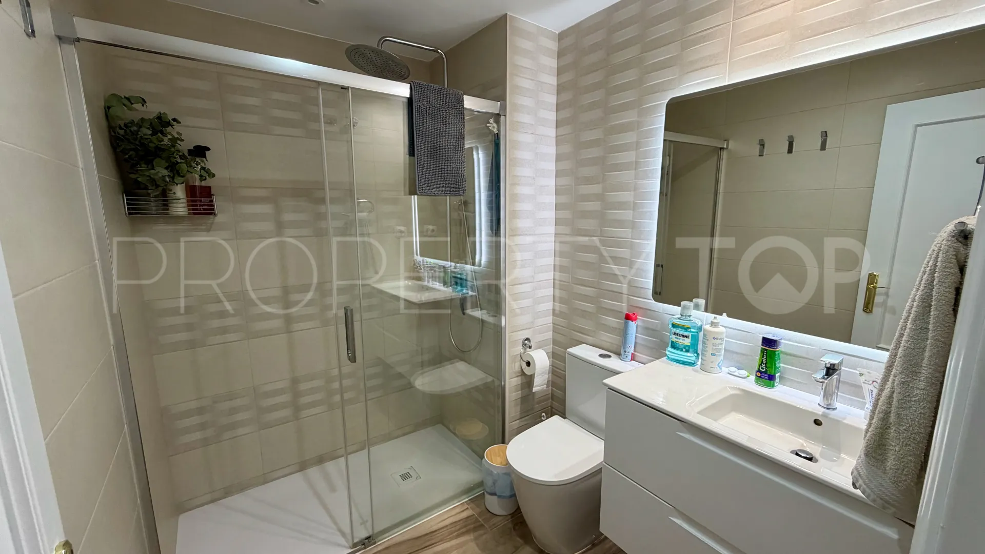 Buy Estepona Puerto apartment with 3 bedrooms