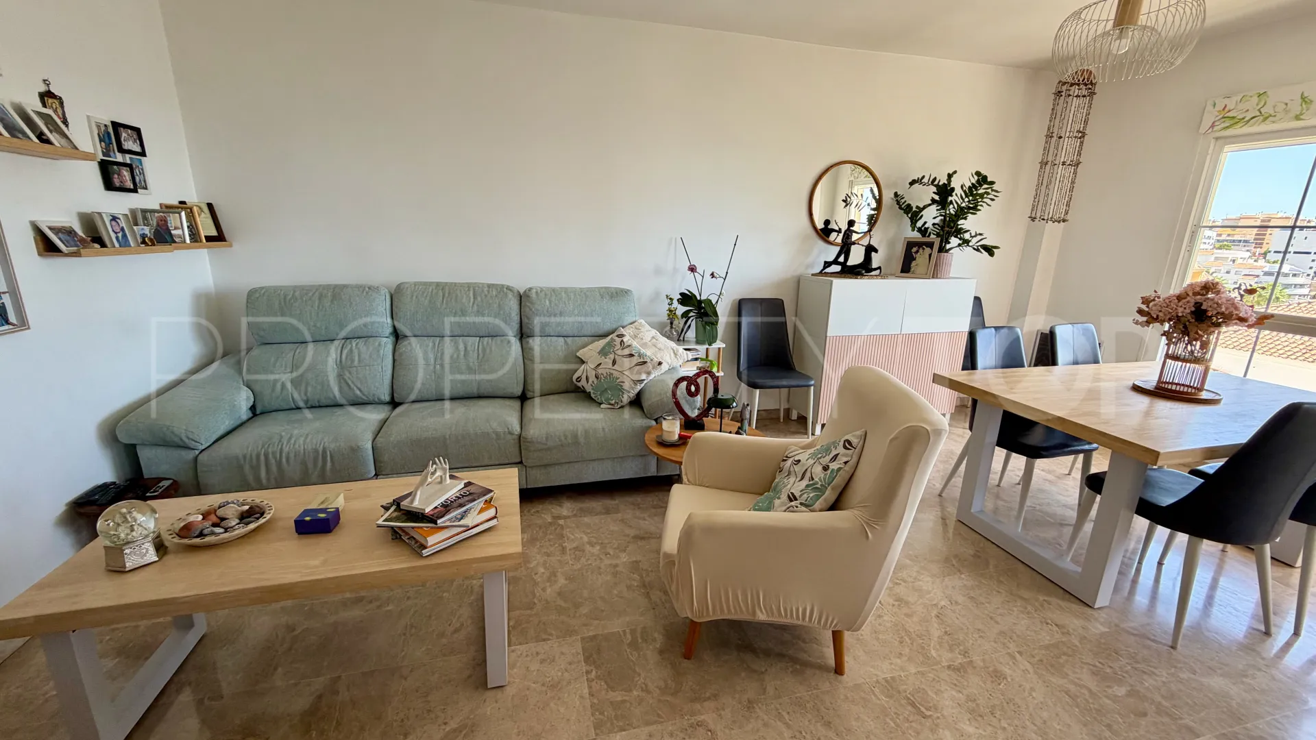 Buy Estepona Puerto apartment with 3 bedrooms