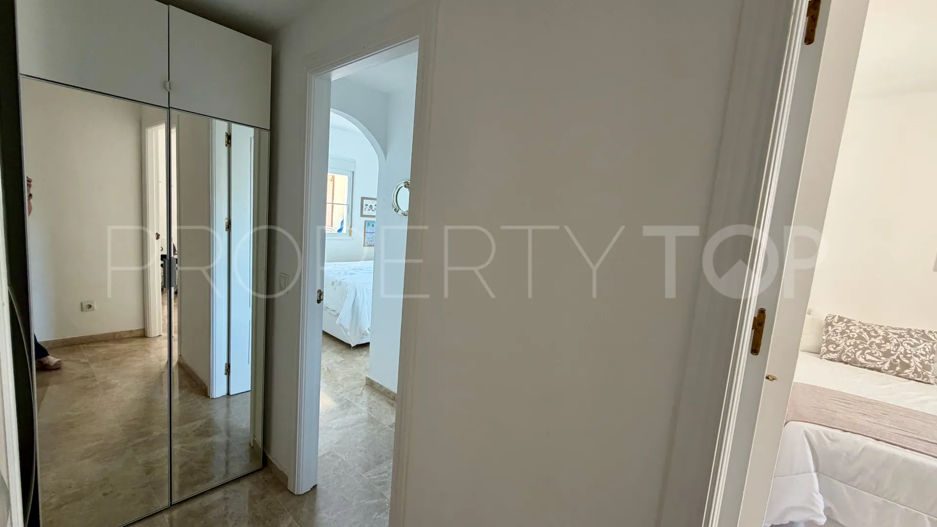 Buy Estepona Puerto apartment with 3 bedrooms