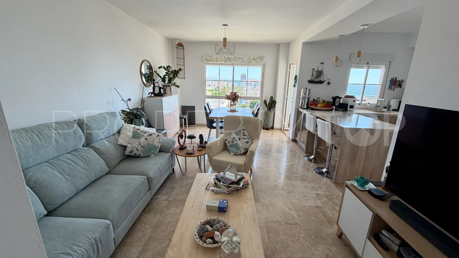 Buy Estepona Puerto apartment with 3 bedrooms