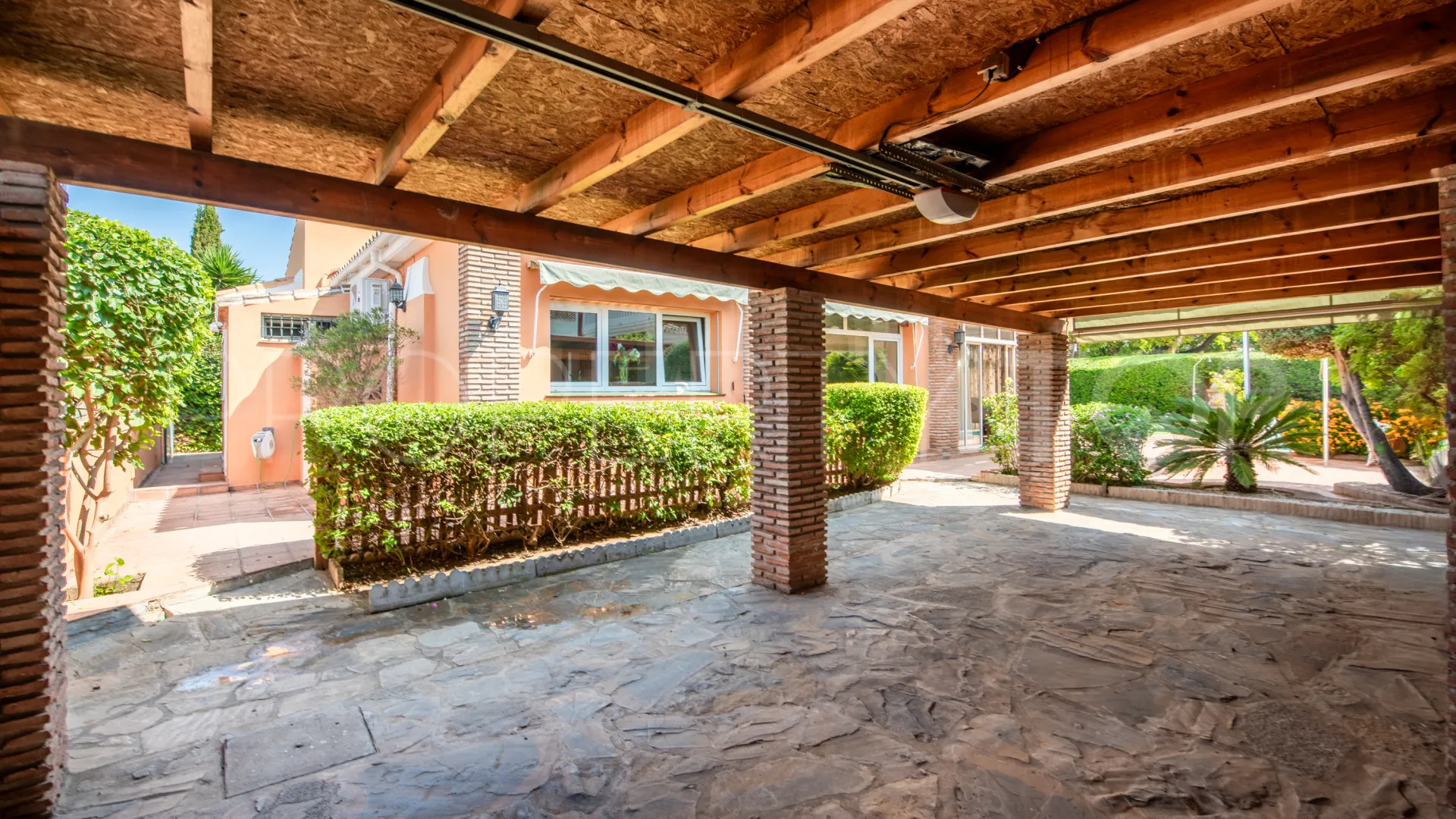 For sale San Pedro de Alcantara villa with 4 bedrooms