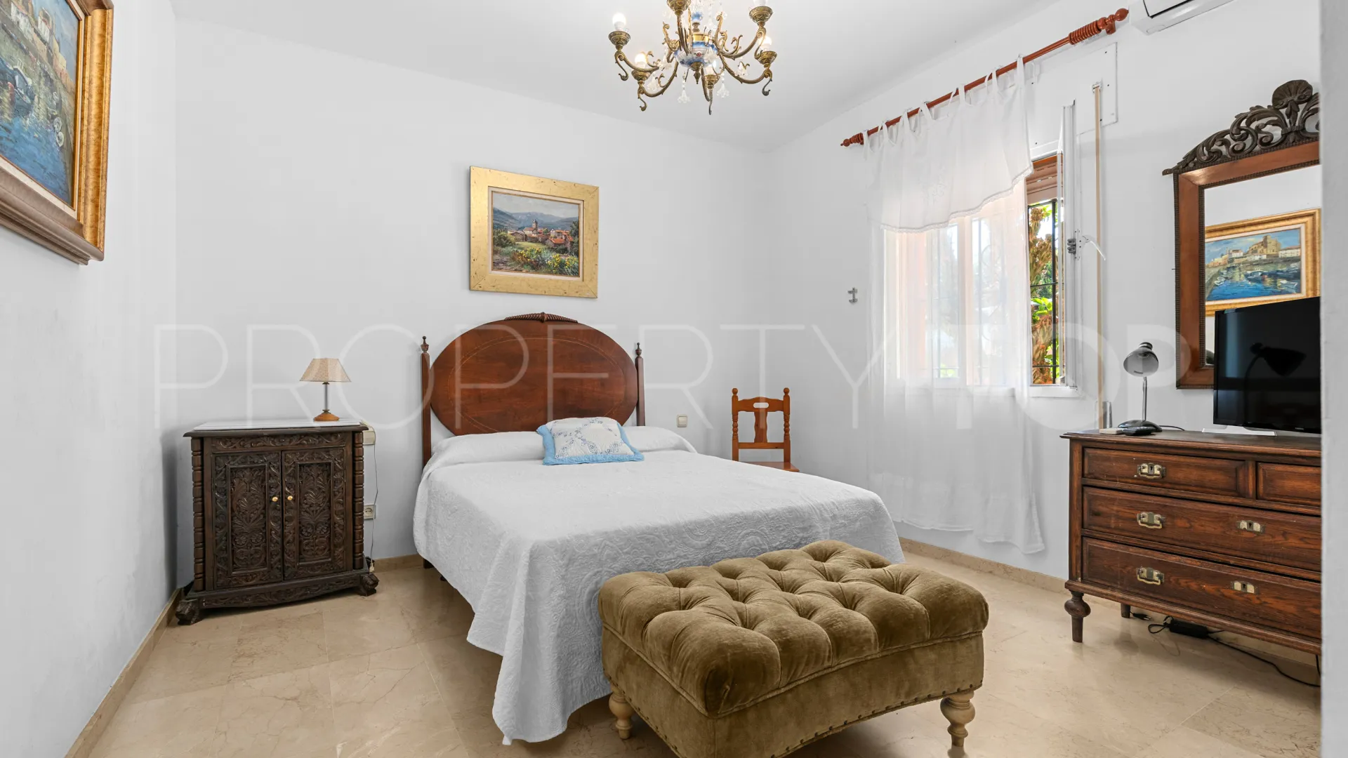 For sale San Pedro de Alcantara villa with 4 bedrooms