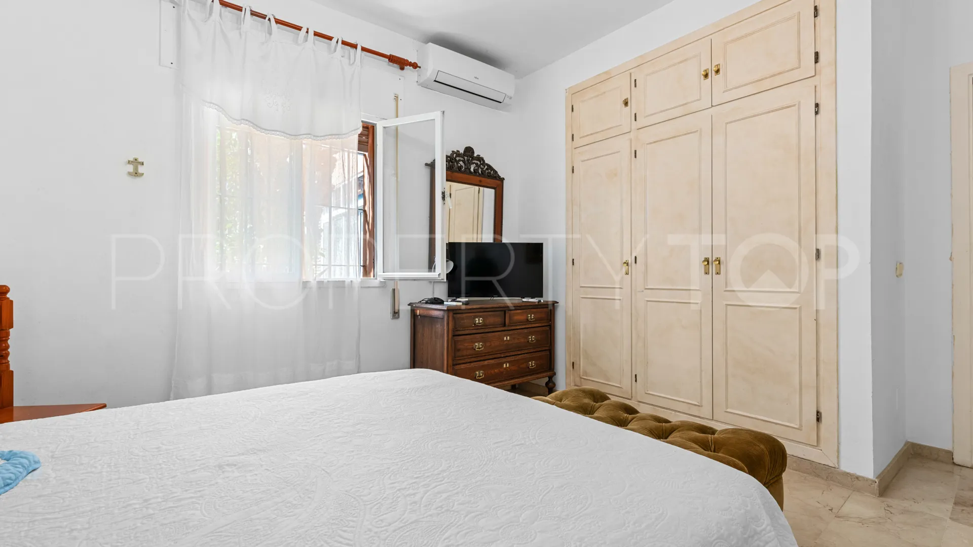 For sale San Pedro de Alcantara villa with 4 bedrooms