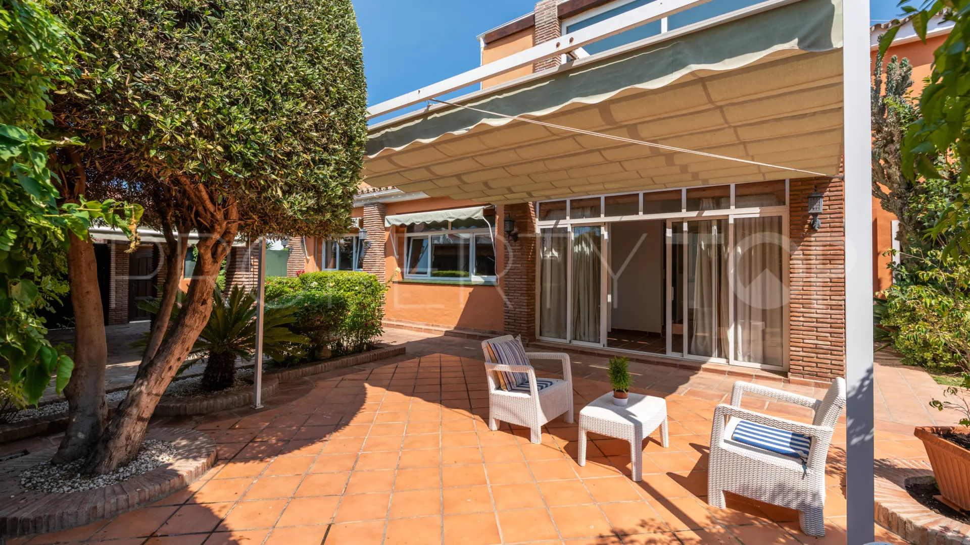 For sale San Pedro de Alcantara villa with 4 bedrooms