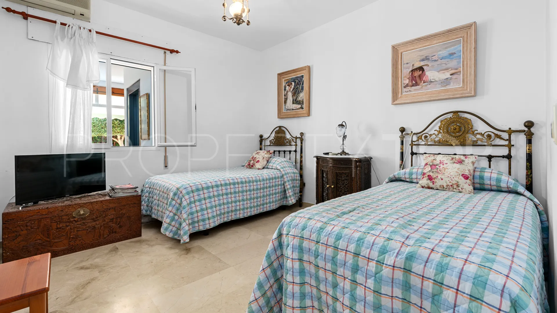 For sale San Pedro de Alcantara villa with 4 bedrooms