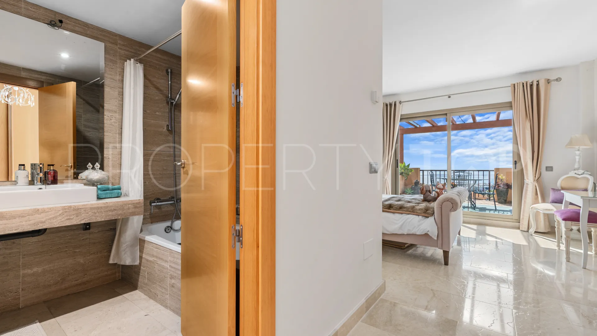 For sale penthouse in Hacienda del Señorio de Cifuentes with 3 bedrooms