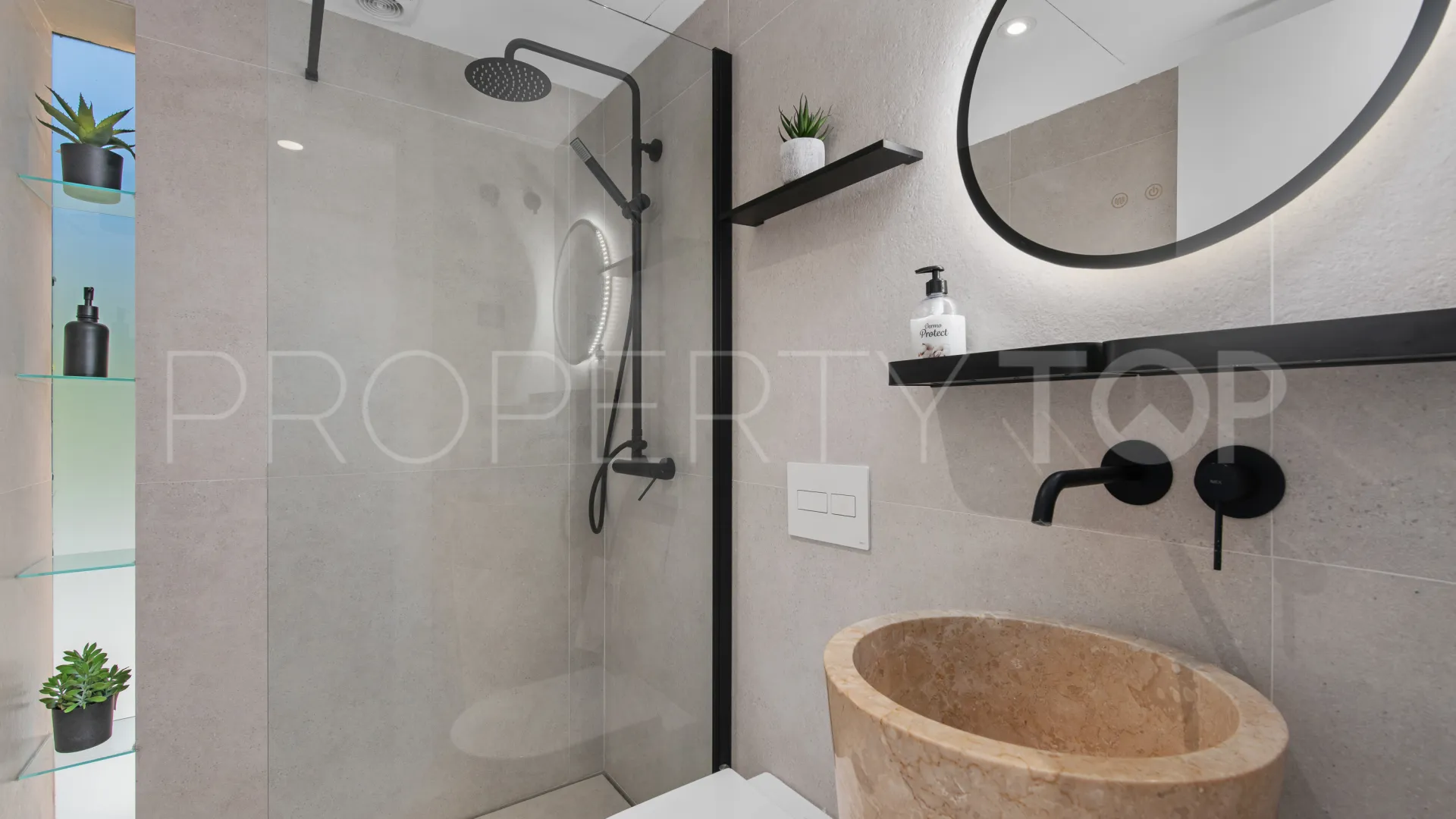 Buy Nueva Andalucia 4 bedrooms villa