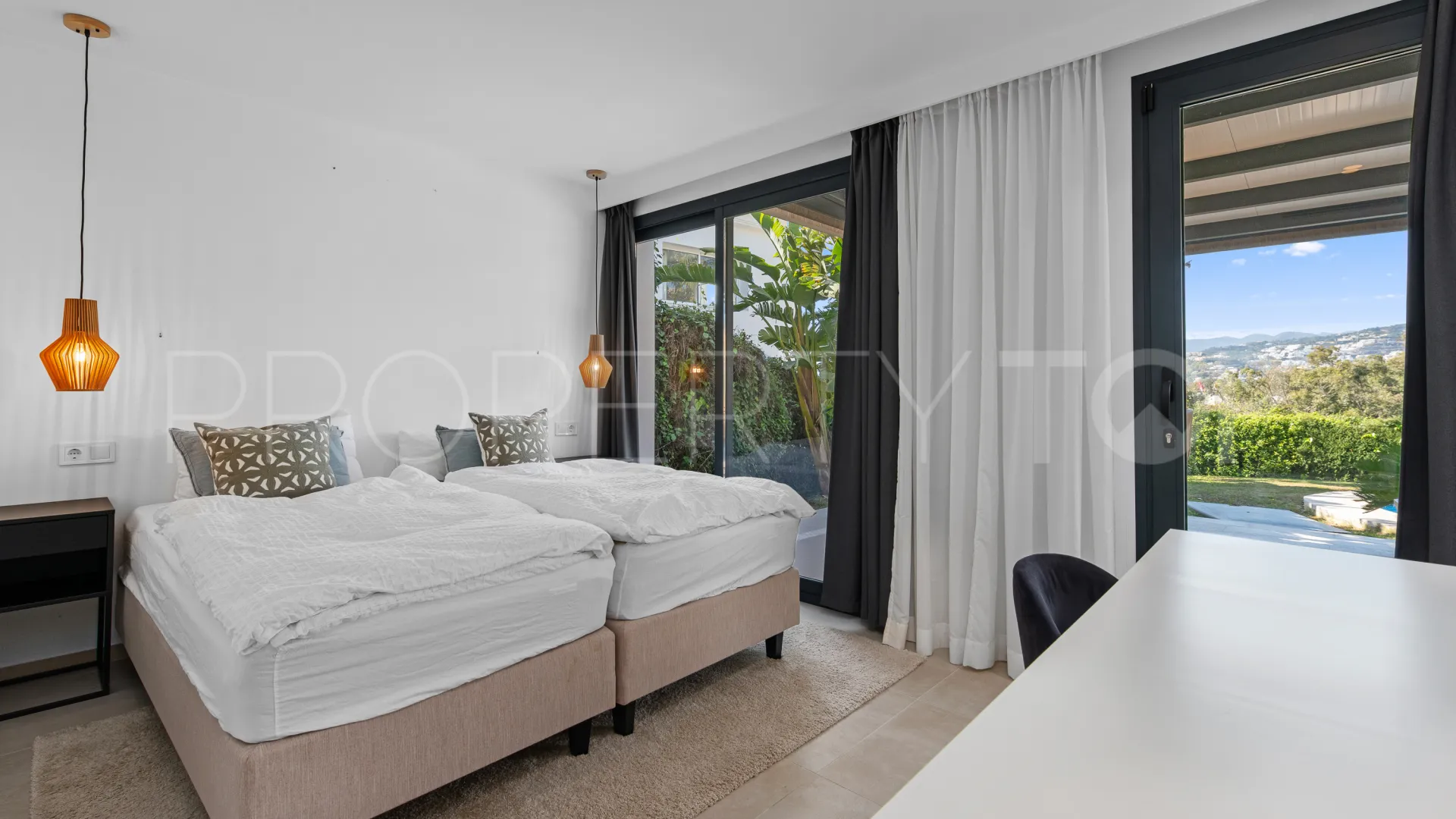 Buy Nueva Andalucia 4 bedrooms villa