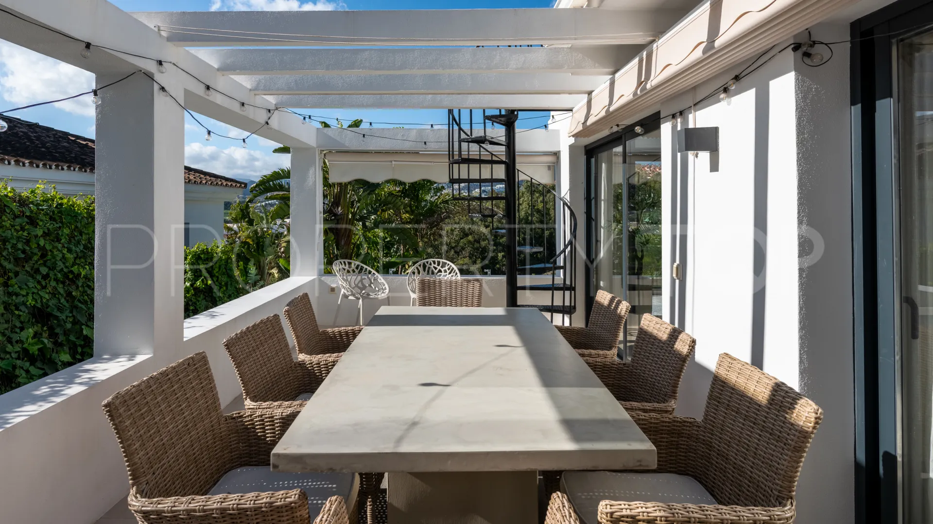 Buy Nueva Andalucia 4 bedrooms villa