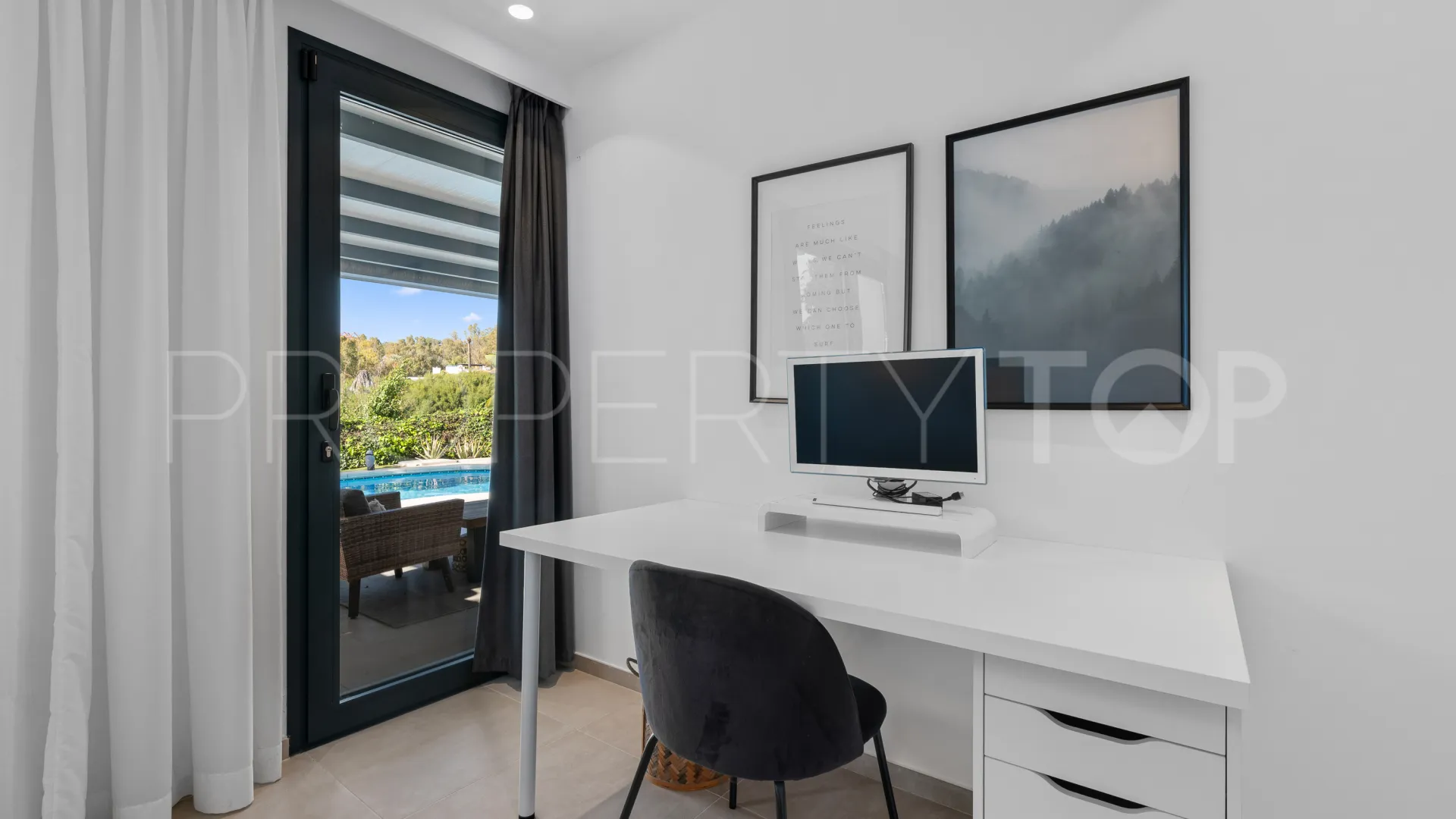 Buy Nueva Andalucia 4 bedrooms villa
