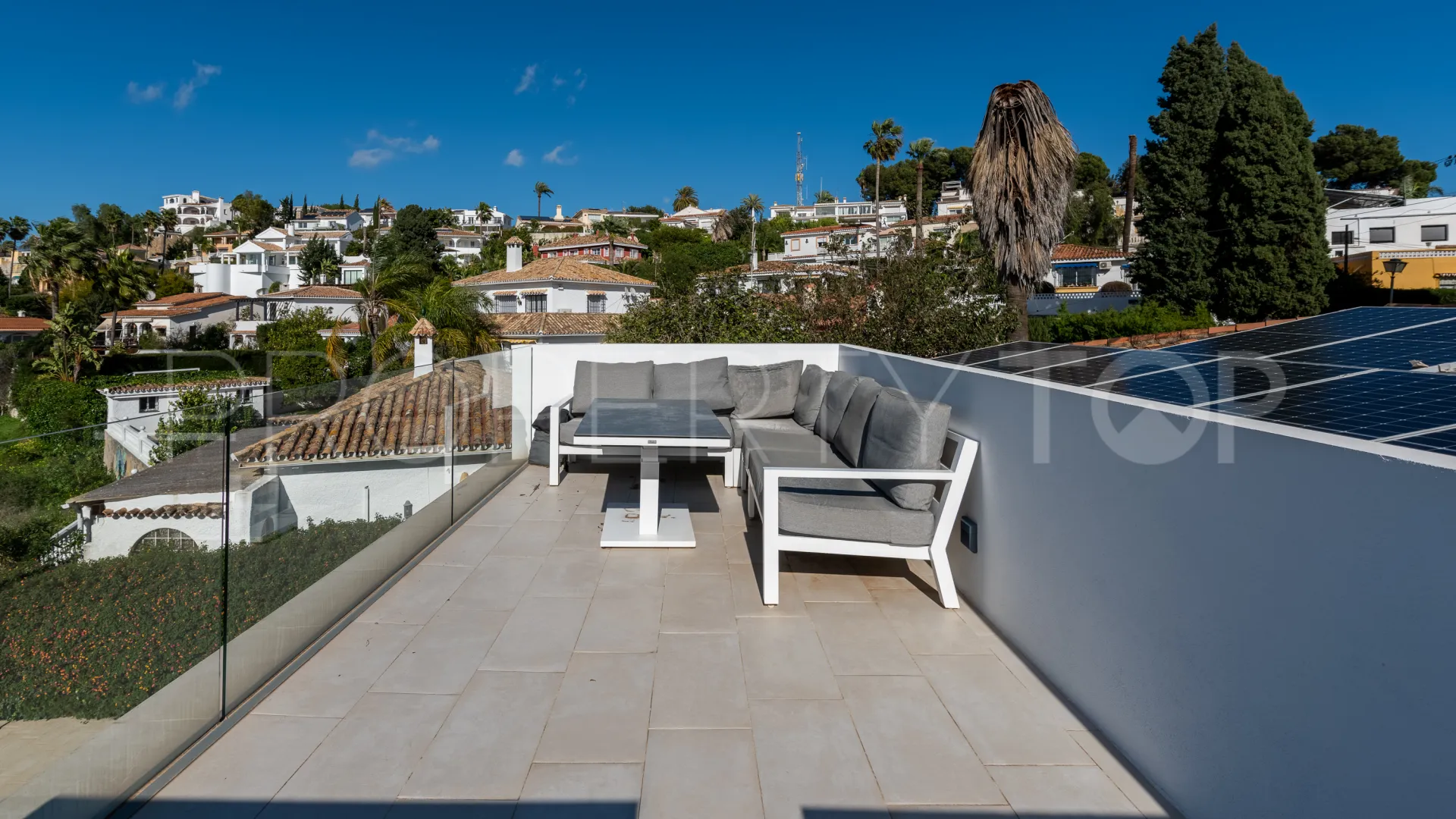 Buy Nueva Andalucia 4 bedrooms villa