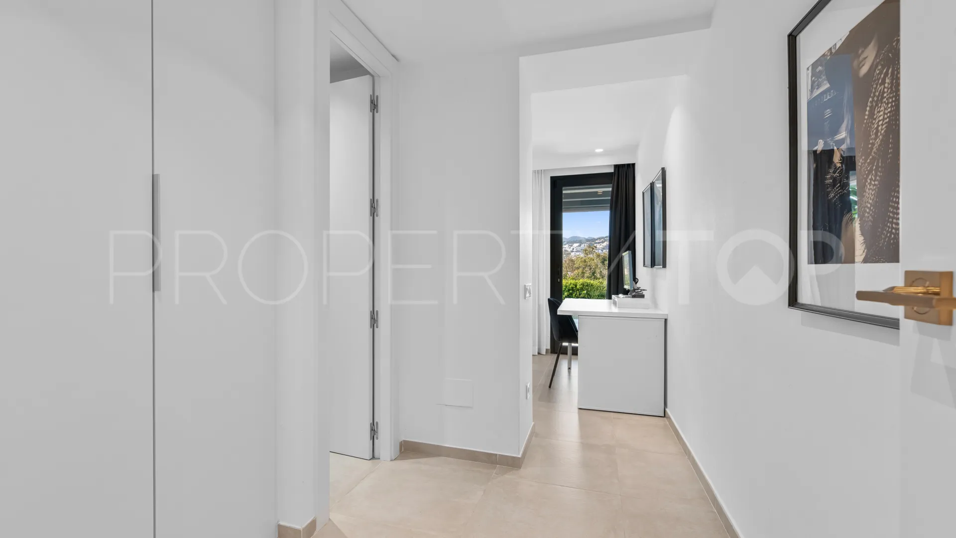 Buy Nueva Andalucia 4 bedrooms villa