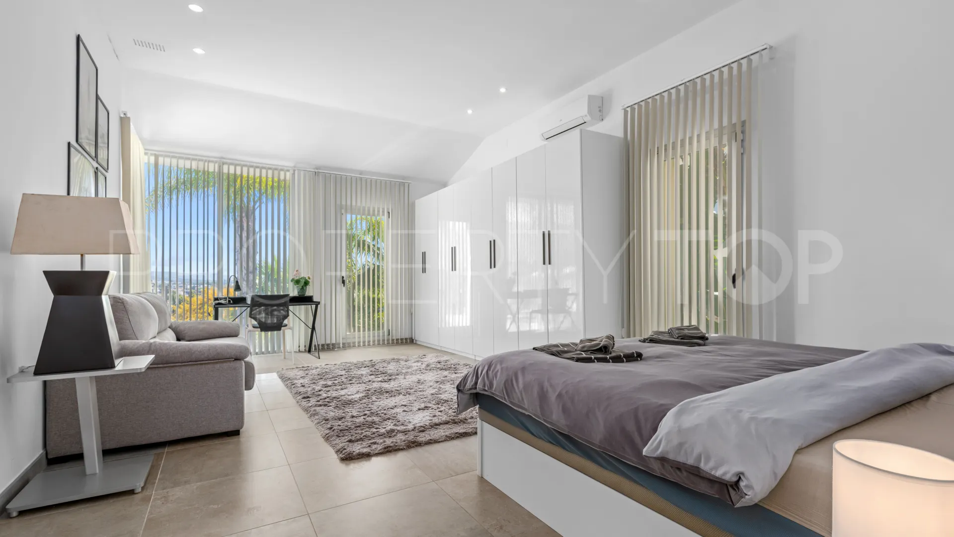Villa in La Quinta Golf for sale
