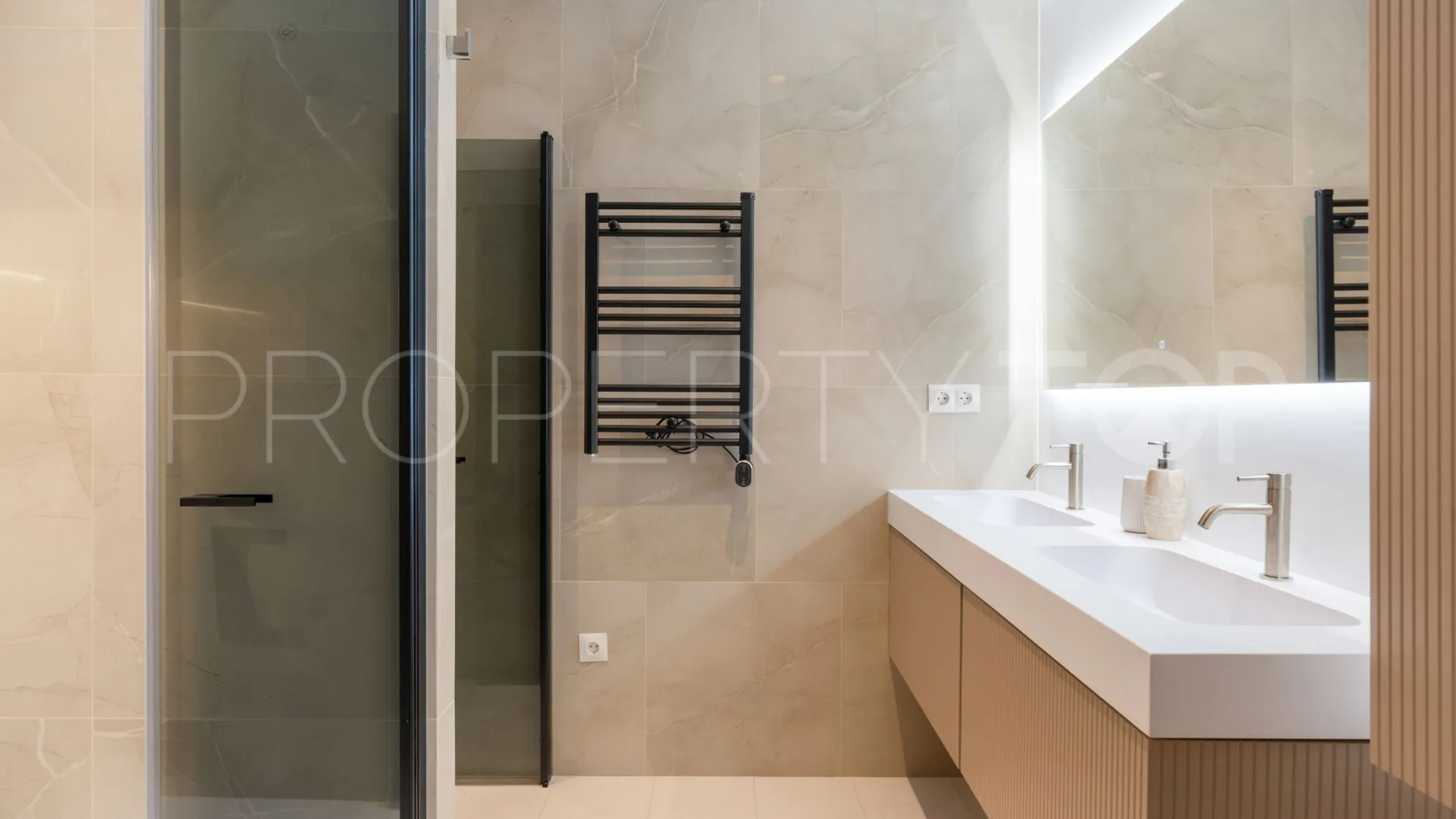 Apartment in Kings Hills for sale
