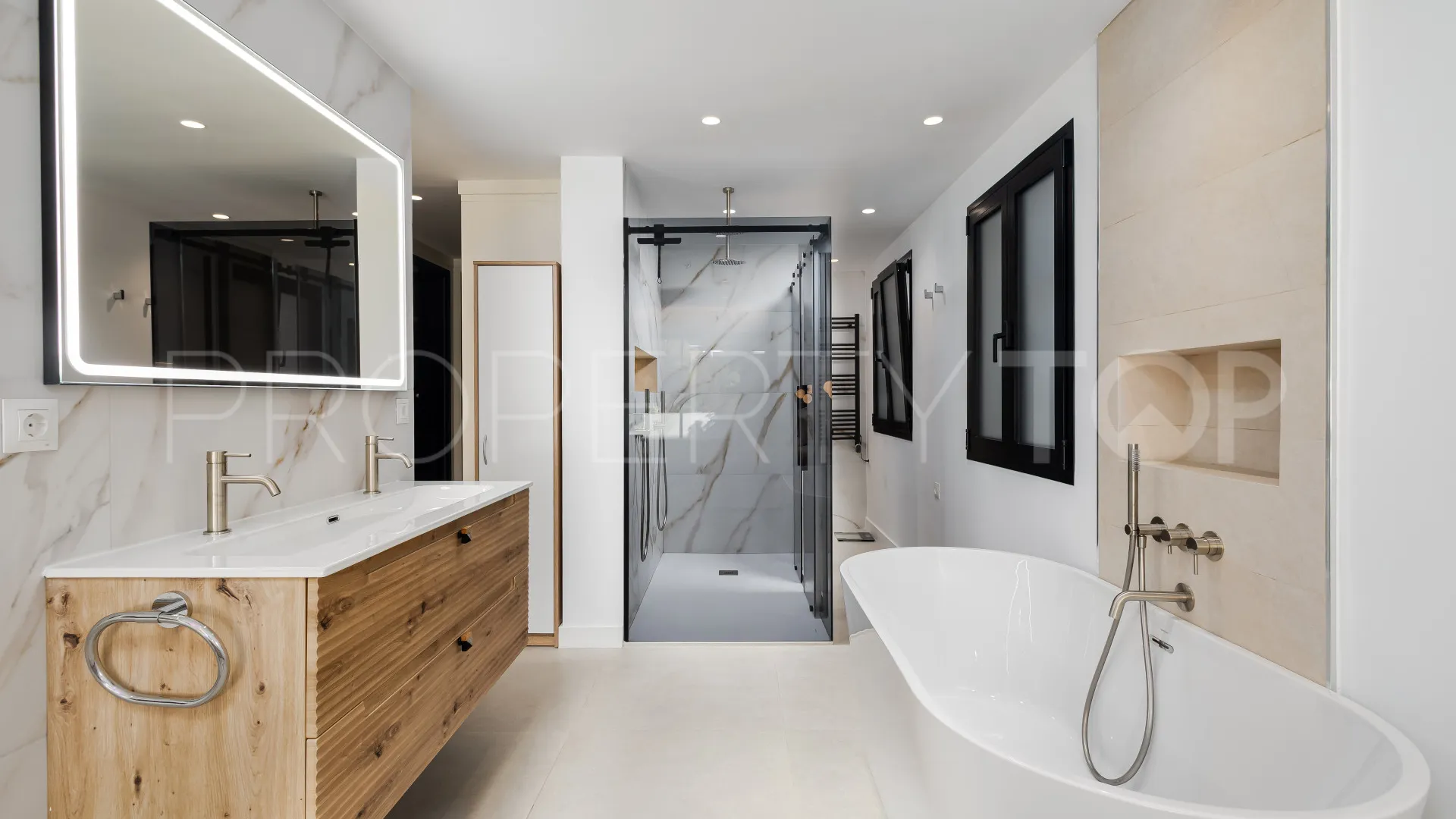 Apartment in Kings Hills for sale