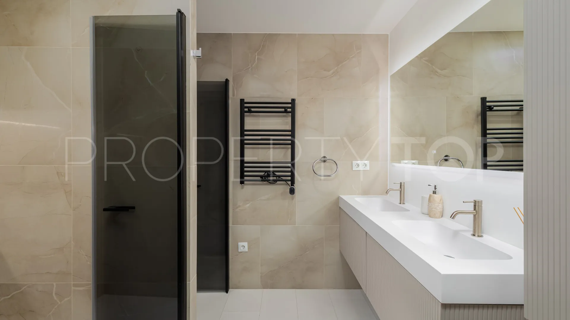Apartment in Kings Hills for sale