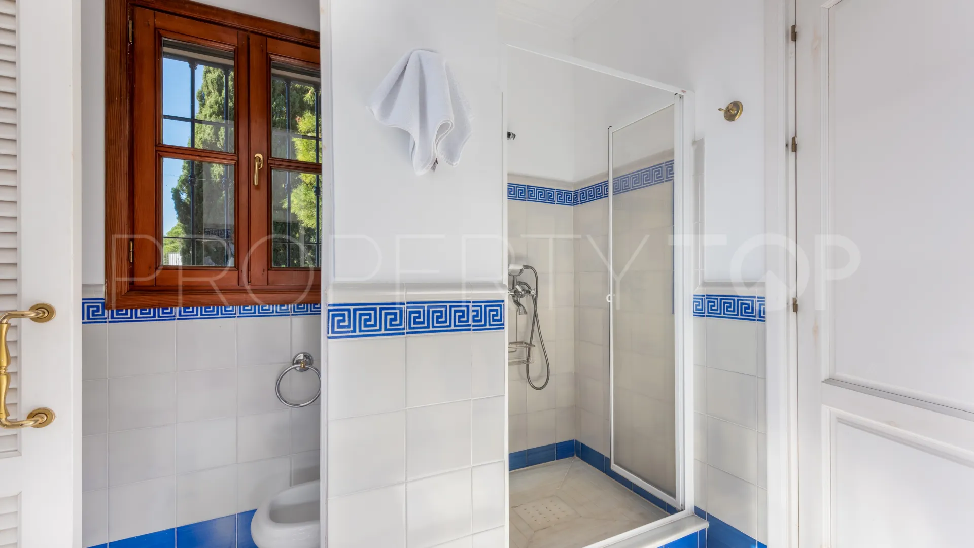 Comprar villa en El Madroñal con 7 dormitorios