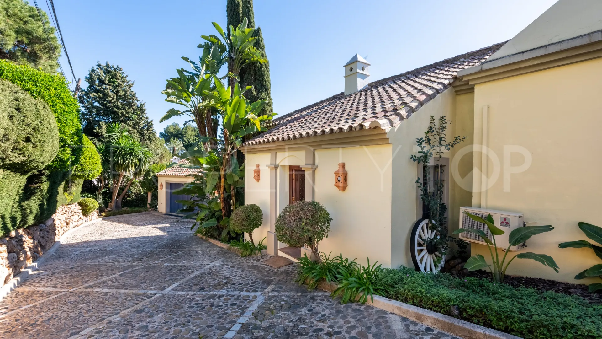 Comprar villa en El Madroñal con 7 dormitorios