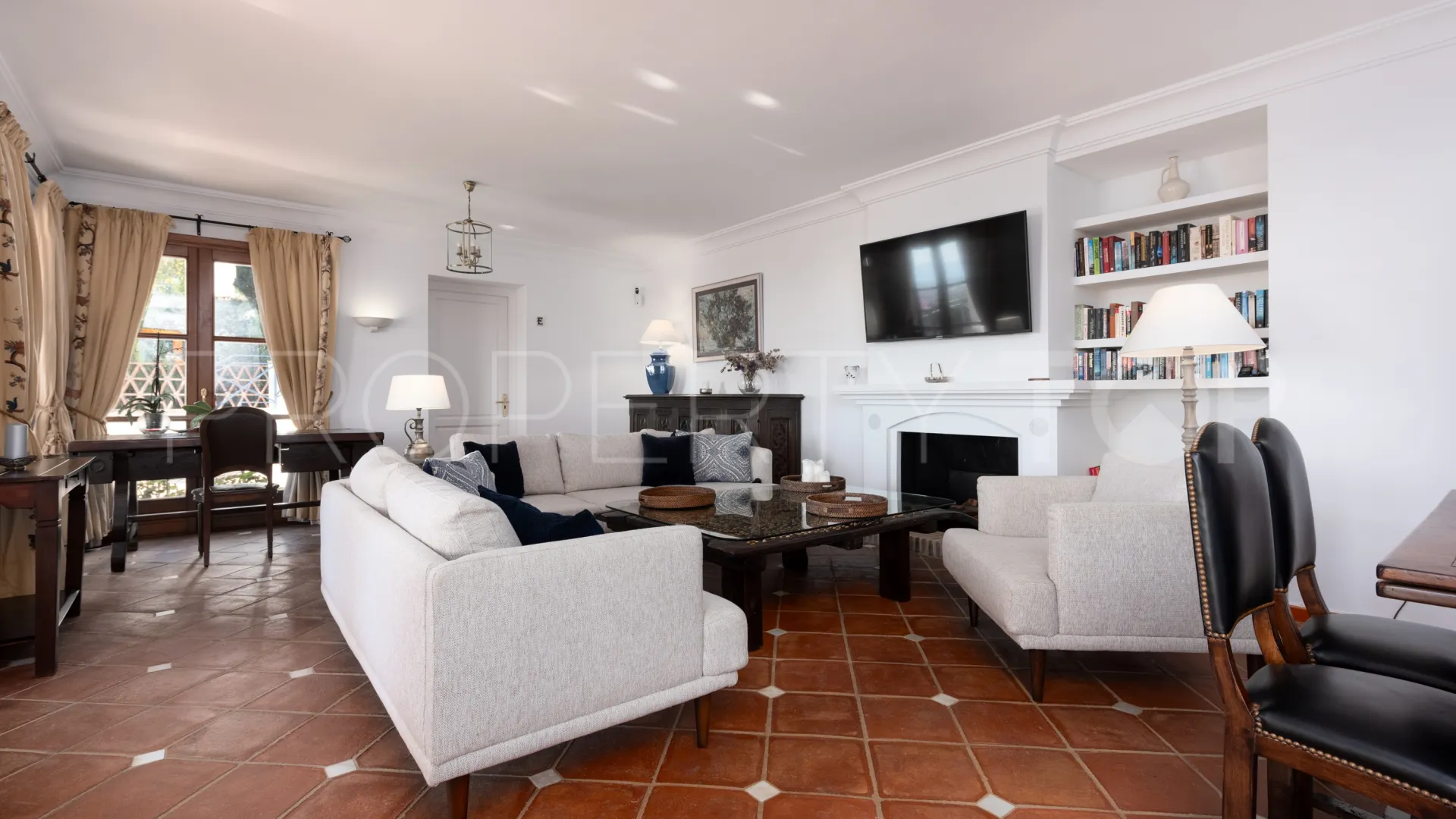 Comprar villa en El Madroñal con 7 dormitorios