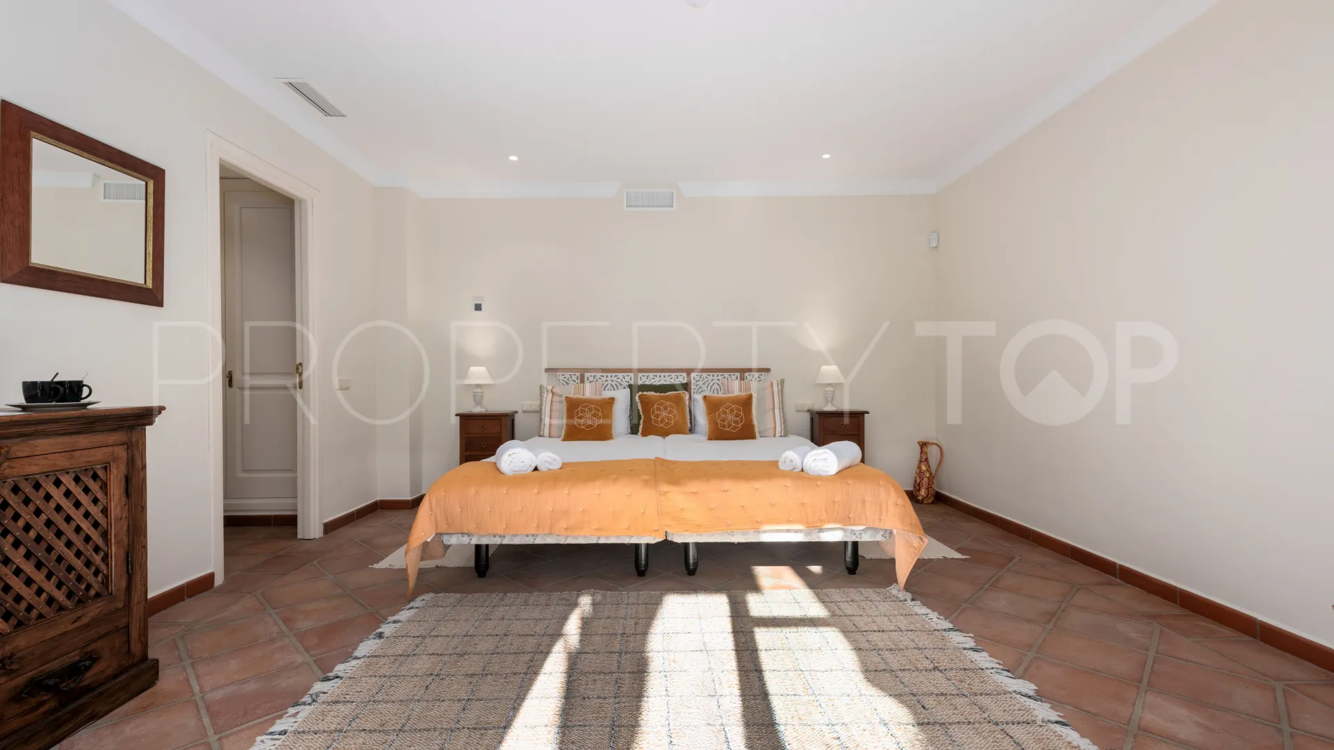 Comprar villa en El Madroñal con 7 dormitorios