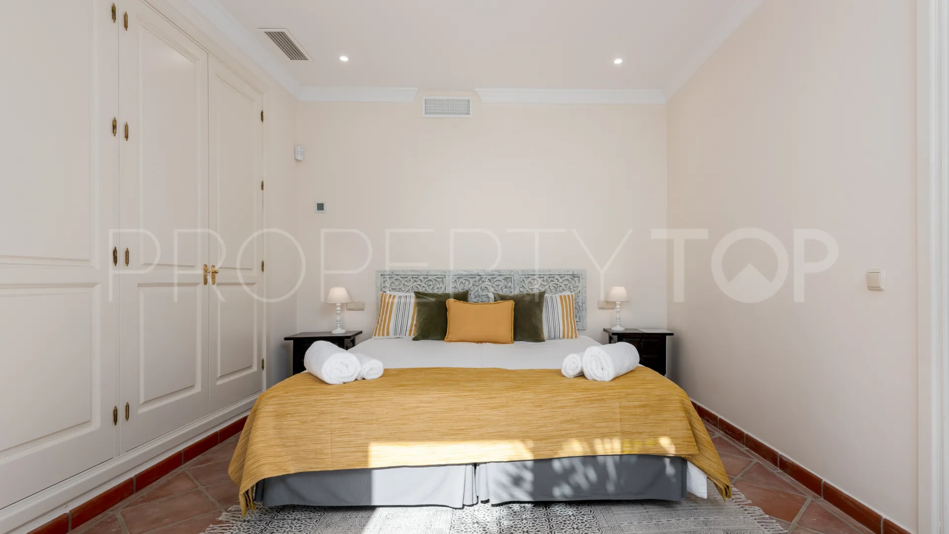 Comprar villa en El Madroñal con 7 dormitorios