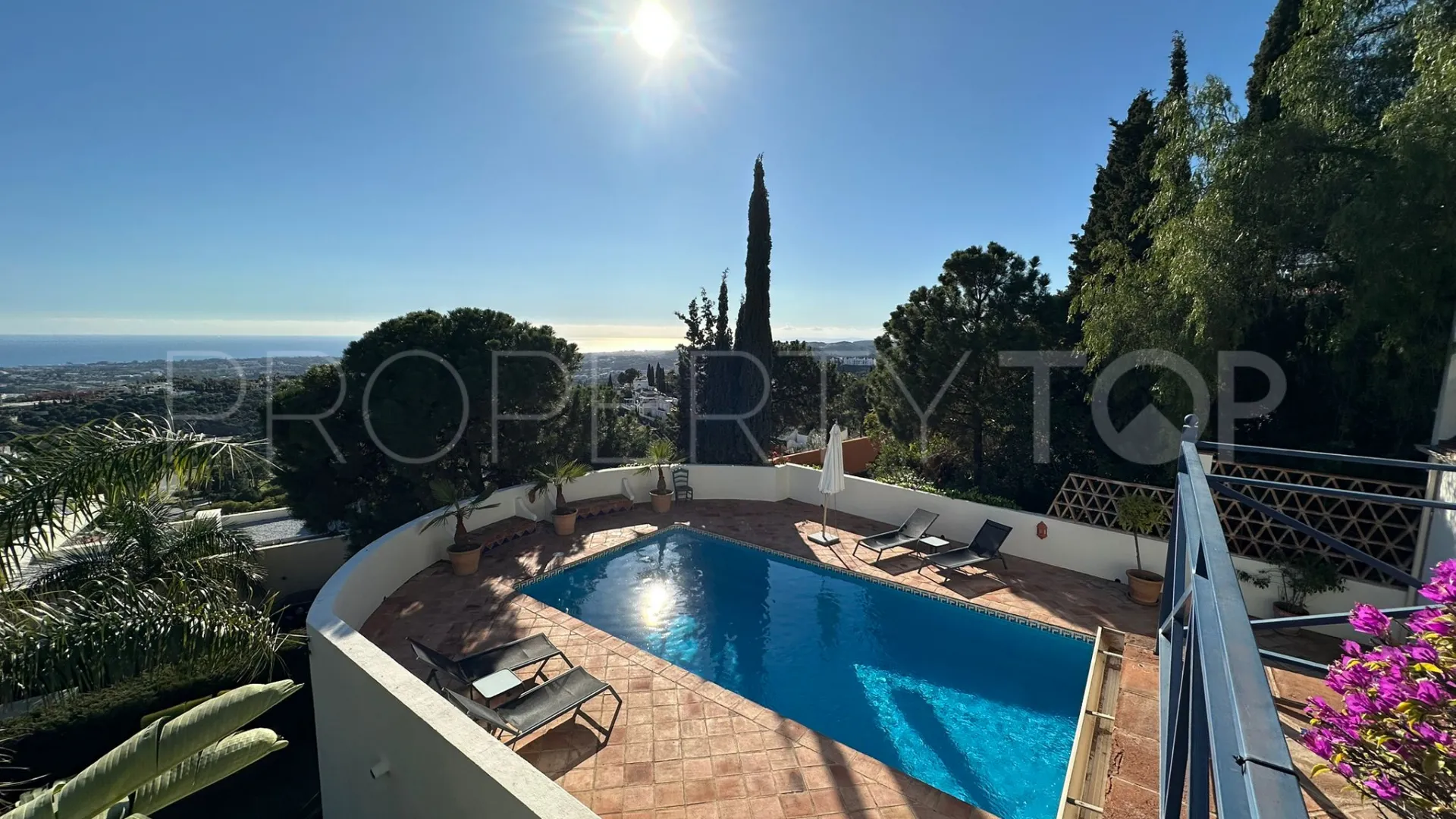 Comprar villa en El Madroñal con 7 dormitorios