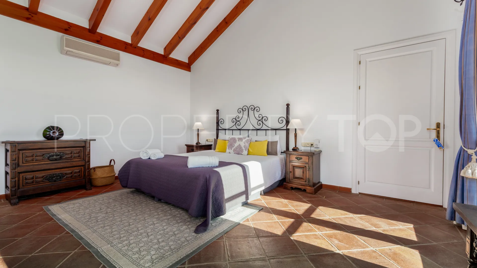 Comprar villa en El Madroñal con 7 dormitorios