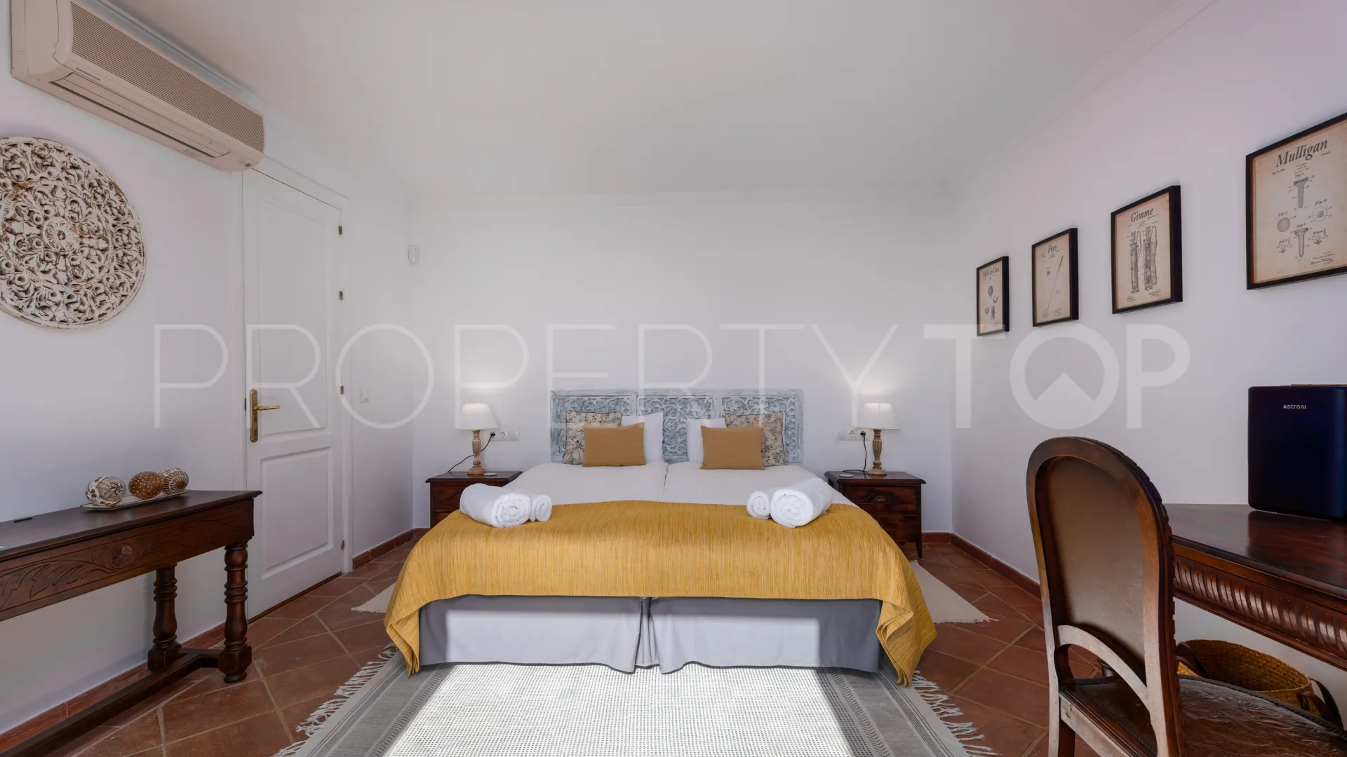 Comprar villa en El Madroñal con 7 dormitorios