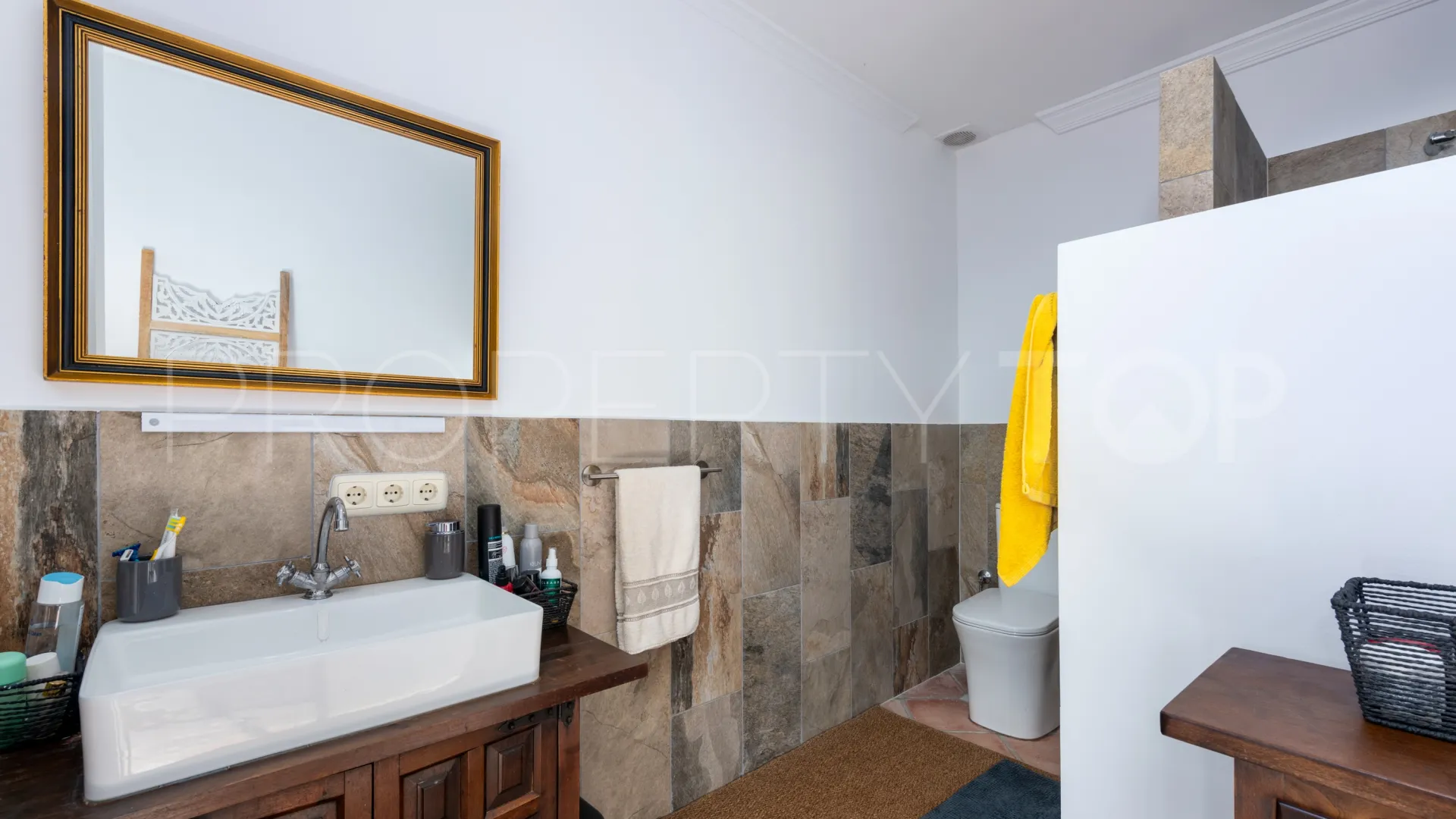 Comprar villa en El Madroñal con 7 dormitorios