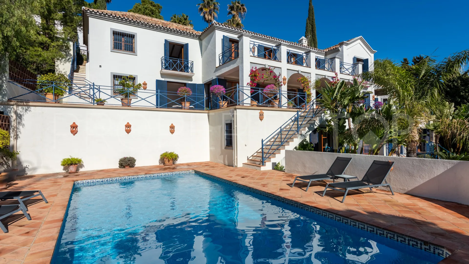 Comprar villa en El Madroñal con 7 dormitorios